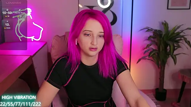 Snapshot of Selena_Lily chatting on January 2025 10:35:02 PM Selena Lily online show from January 2025 10:35:02 PM