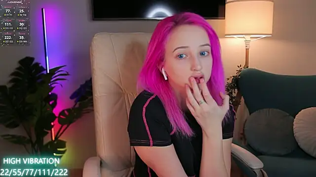 Snapshot of Selena_Lily chatting on March 2025 07:12:01 PM Selena Lily online show from March 2025 07:12:01 PM