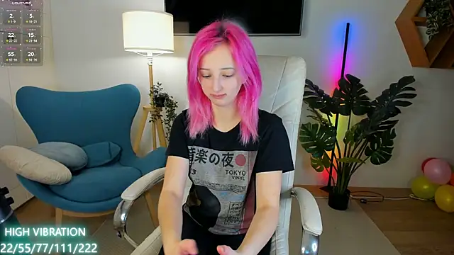 Snapshot of Selena_Lily chatting on March 2025 06:49:02 AM Selena Lily online show from March 2025 06:49:02 AM