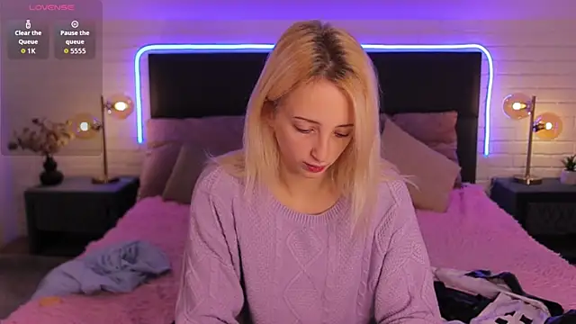 Snapshot of Selena_Lily chatting on October 2025 06:00:02 AM Selena Lily online show from October 2025 06:00:02 AM