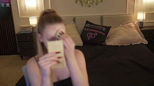 Linda054 online show from October 2025 12:11:01 PM