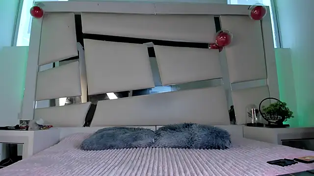 chrystal js online show from January 2026 01:37:02 PM