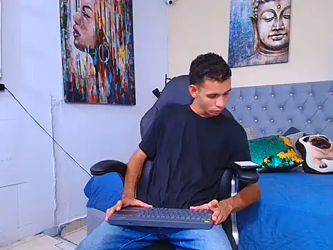 Snapshot of tonny_23cm_ chatting on September 2025 06:51:01 PM tonny 23cm online show from September 2025 06:51:01 PM