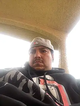 Snapshot of valleyoneofakind chatting on December 2024 09:08:02 PM valleyoneofakind online show from December 2024 09:08:02 PM