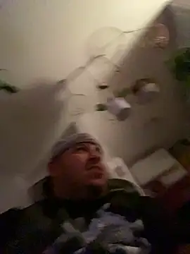 Snapshot of valleyoneofakind chatting on February 2025 05:53:01 AM valleyoneofakind online show from February 2025 05:53:01 AM