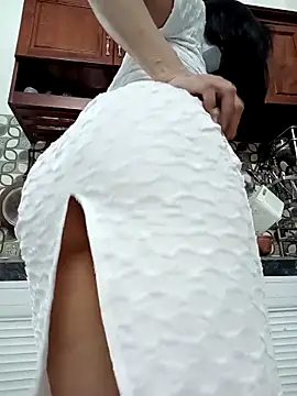    Erin    online show from September 2025 04:24:01 AM