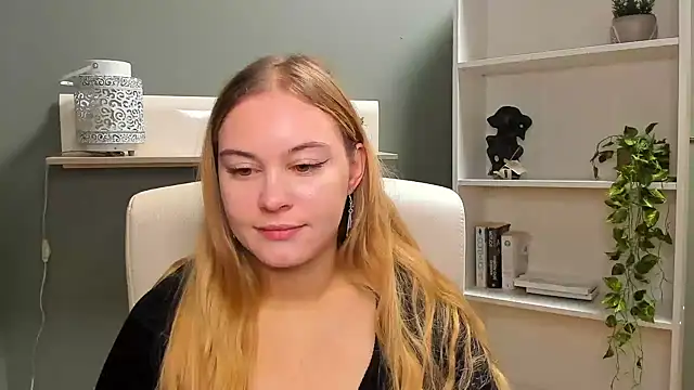 kitty valeria online show from December 2024 07:35:01 AM