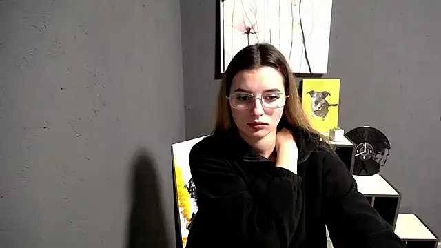 lady olivia  online show from November 2025 04:00:02 PM