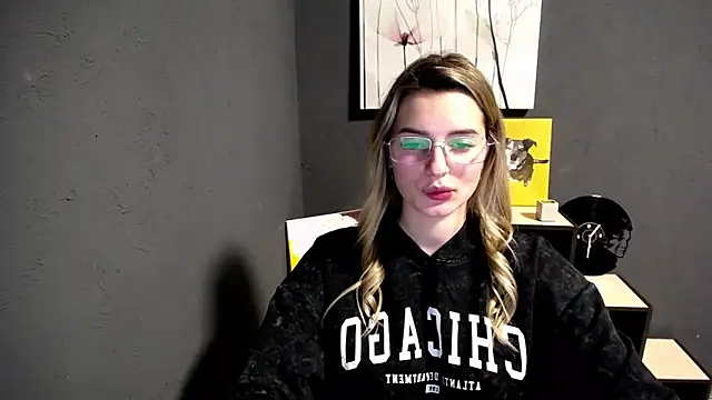 Snapshot of lady_olivia_ chatting on February 2026 05:31:01 PM lady olivia online show from February 2026 05:31:01 PM