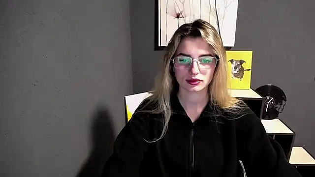 Snapshot of lady_olivia_ chatting on April 2026 05:55:01 PM lady olivia online show from April 2026 05:55:01 PM