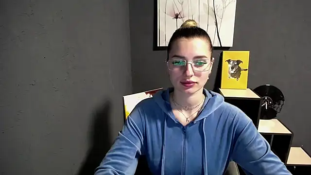 lady olivia  online show from April 2026 01:41:02 PM