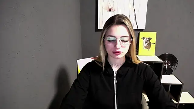 lady olivia  online show from April 2026 12:14:02 PM