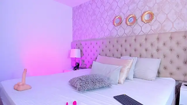 SofieReyes online show from June 2026 01:37:02 PM
