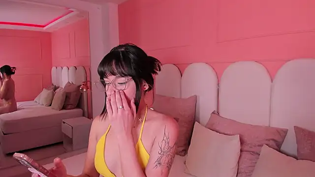 emilly williams  online show from December 2024 08:25:01 PM