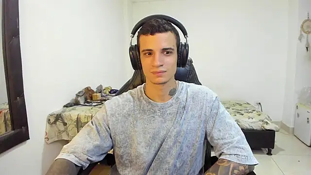 Snapshot of Balo_lovers chatting on October 2025 01:25:01 PM Balo lovers online show from October 2025 01:25:01 PM