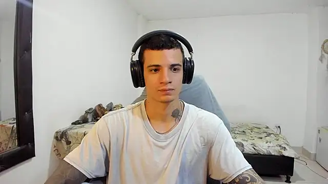 Snapshot of Balo_lovers chatting on November 2025 03:55:02 PM Balo lovers online show from November 2025 03:55:02 PM