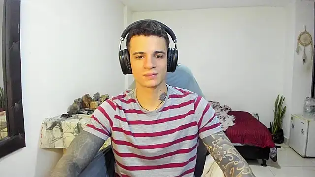 Snapshot of Balo_lovers chatting on December 2025 04:49:02 PM Balo lovers online show from December 2025 04:49:02 PM