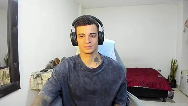 Snapshot of Balo_lovers chatting on December 2025 04:14:02 PM Balo lovers online show from December 2025 04:14:02 PM