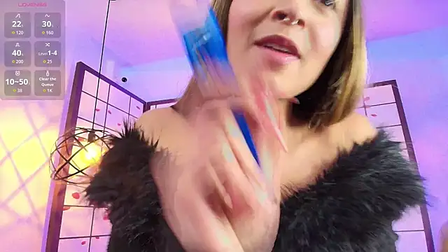 Snapshot of Victoria_Adams14 chatting on October 2025 03:07:01 AM Victoria Adams14 online show from October 2025 03:07:01 AM