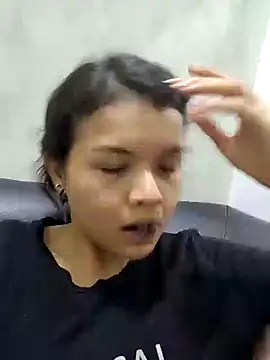 Snapshot of azumiichan chatting on December 2024 02:42:01 AM azumiichan online show from December 2024 02:42:01 AM