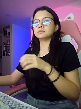 Snapshot of azumiichan chatting on September 2025 11:49:01 PM azumiichan online show from September 2025 11:49:01 PM
