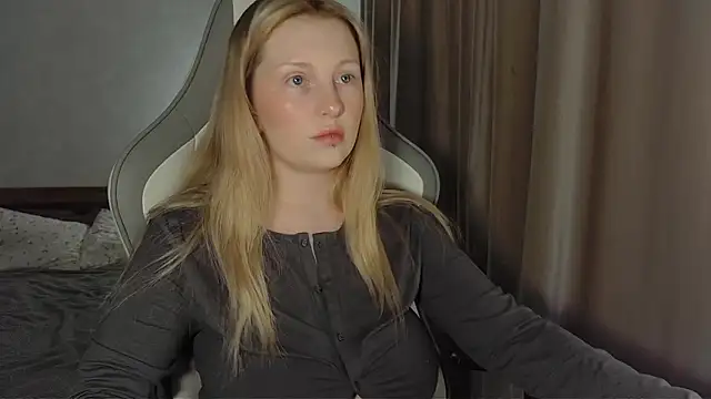 Snapshot of x_ivy_x chatting on February 2026 05:09:02 PM x ivy x online show from February 2026 05:09:02 PM