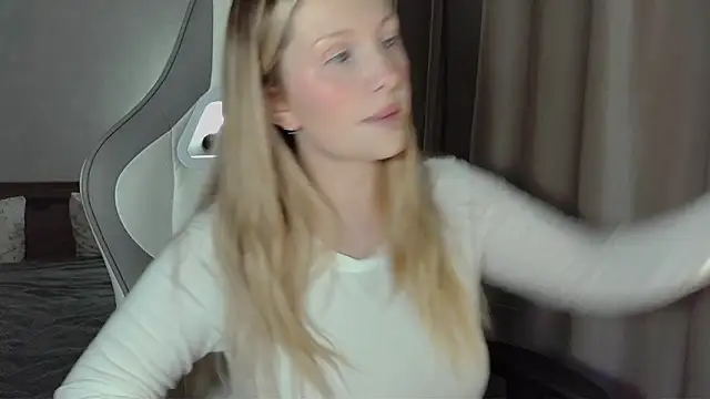 Snapshot of x_ivy_x chatting on February 2026 05:20:02 PM x ivy x online show from February 2026 05:20:02 PM