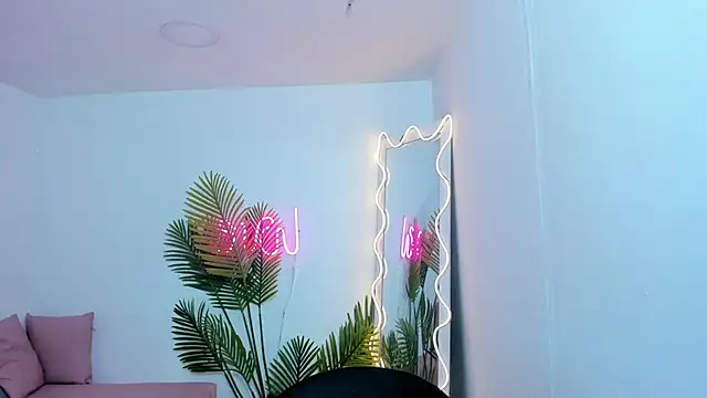 Snapshot of Chiara_tay chatting on January 2025 07:15:01 PM Chiara tay online show from January 2025 07:15:01 PM