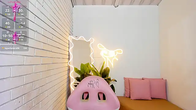 Snapshot of Chiara_tay chatting on February 2025 10:22:02 PM Chiara tay online show from February 2025 10:22:02 PM