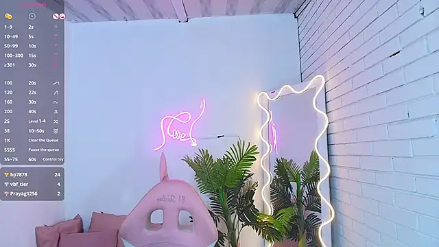 Snapshot of Chiara_tay chatting on March 2025 07:10:01 AM Chiara tay online show from March 2025 07:10:01 AM