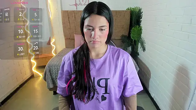 Snapshot of Chiara_tay chatting on September 2025 07:14:02 PM Chiara tay online show from September 2025 07:14:02 PM