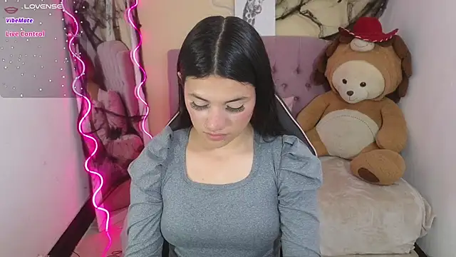 Snapshot of Chiara_tay chatting on October 2025 03:06:02 AM Chiara tay online show from October 2025 03:06:02 AM