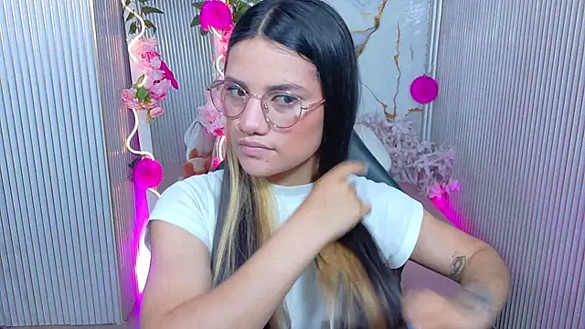 Snapshot of Chiara_tay chatting on June 2026 11:41:01 AM Chiara tay online show from June 2026 11:41:01 AM
