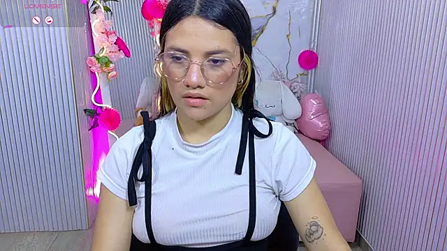 Snapshot of Chiara_tay chatting on July 2026 07:08:02 PM Chiara tay online show from July 2026 07:08:02 PM