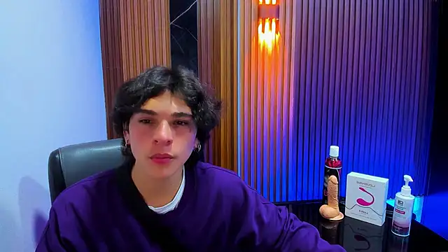 Snapshot of Luke_Howland chatting on January 2025 08:22:01 PM Luke Howland online show from January 2025 08:22:01 PM