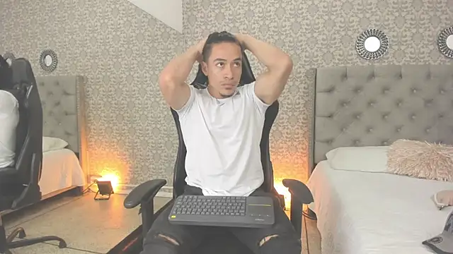 Bryson Collins  online show from January 2025 11:20:02 AM