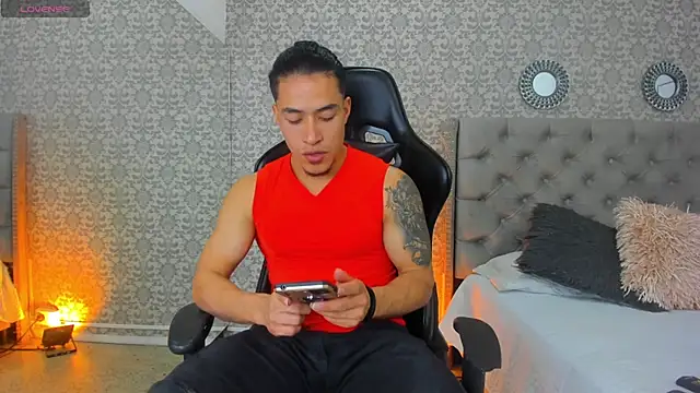 Bryson Collins  online show from January 2025 01:13:02 AM