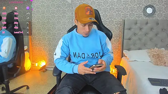 Bryson Collins  online show from February 2025 11:23:01 AM