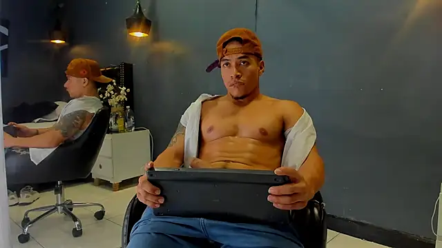 Bryson Collins  online show from February 2025 02:30:01 PM