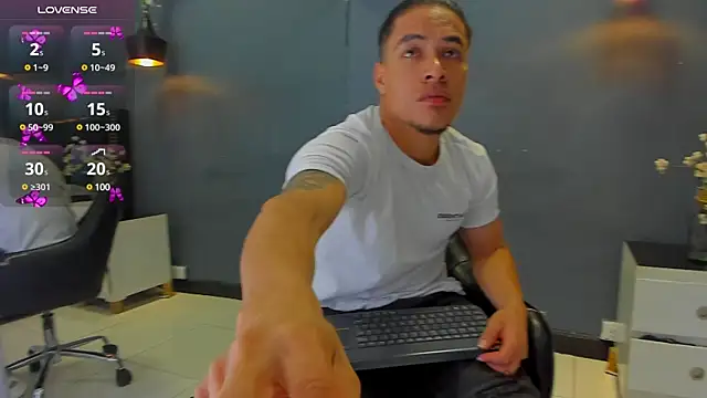 Bryson Collins  online show from February 2025 11:14:02 AM