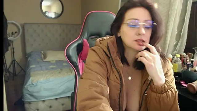 Carol Scottt online show from December 2025 09:28:02 AM