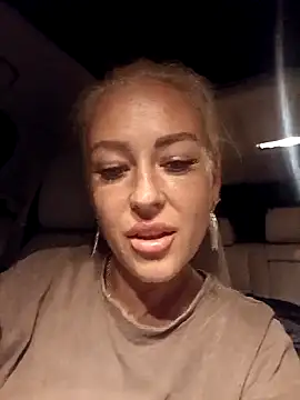 Snapshot of blonda-sexy chatting on November 2025 05:26:01 PM blonda-sexy online show from November 2025 05:26:01 PM