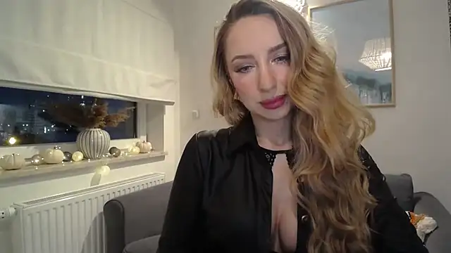 Snapshot of JulietteDiamond chatting on November 2025 03:13:02 PM JulietteDiamond online show from November 2025 03:13:02 PM