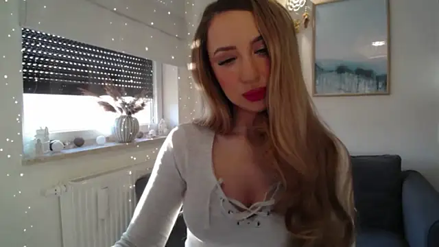 Snapshot of JulietteDiamond chatting on February 2026 07:18:01 AM JulietteDiamond online show from February 2026 07:18:01 AM