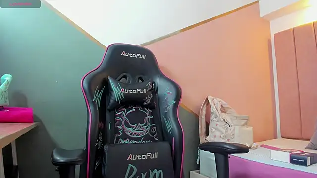 Snapshot of ginebra_ness chatting on January 2025 10:48:01 PM ginebra ness online show from January 2025 10:48:01 PM