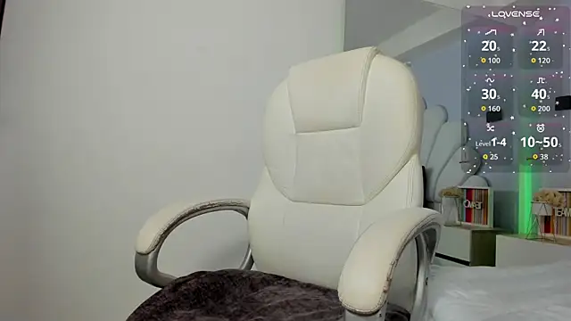 Snapshot of ginebra_ness chatting on September 2025 01:01:01 PM ginebra ness online show from September 2025 01:01:01 PM