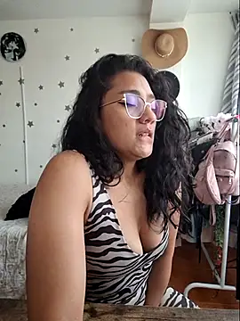 Snapshot of Thaliacooper_ chatting on October 2025 06:42:02 PM Thaliacooper online show from October 2025 06:42:02 PM