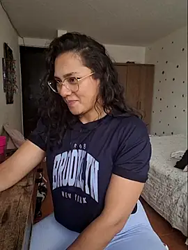 Snapshot of Thaliacooper_ chatting on October 2025 06:39:02 PM Thaliacooper online show from October 2025 06:39:02 PM