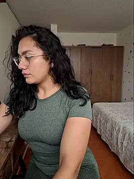 Snapshot of Thaliacooper_ chatting on October 2025 05:36:02 PM Thaliacooper online show from October 2025 05:36:02 PM