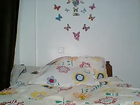 Oliviia  online show from October 2025 12:22:02 AM